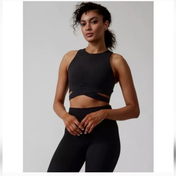 NWT - Athleta Conscious Crop Cut Out A-C Sports Bra Black Size Large - Picture 1 of 6